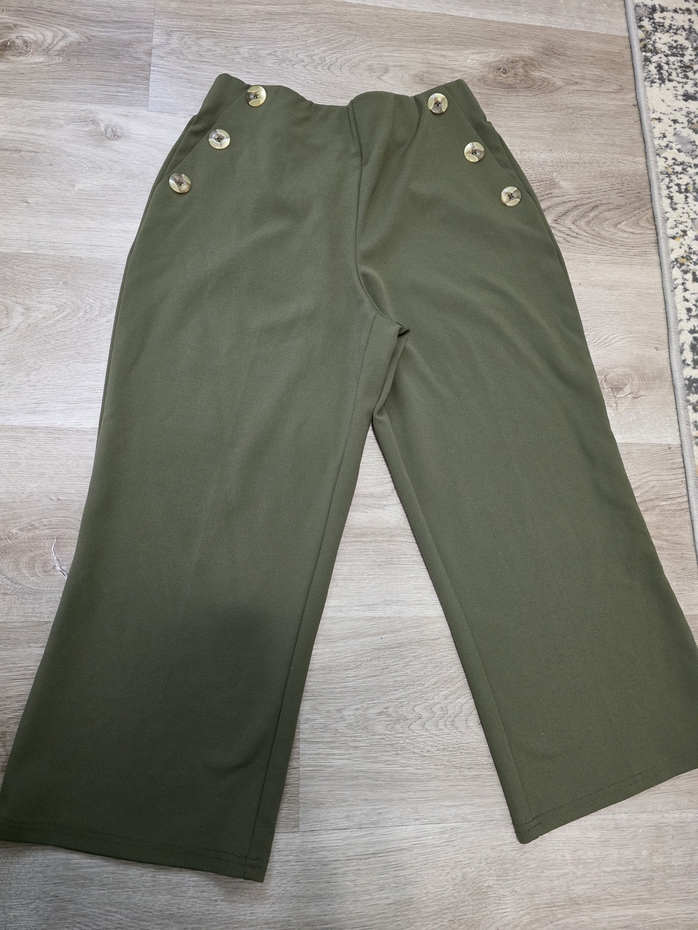 Versona Olive Wide-Leg Button Detail Pants